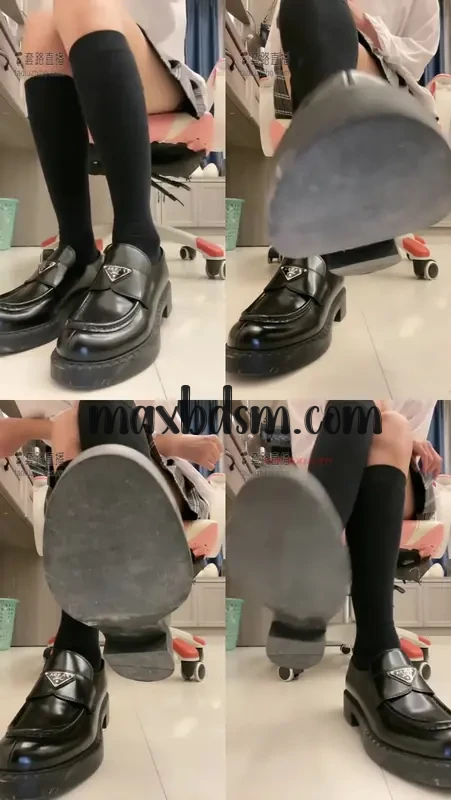 -_maxbdsm.com121f7b6226558aff.webp